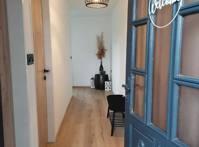 Apartma Korpec アパート